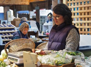 Visit produce vendors at the Olympia Farmers Market.  Photo credit: Diane Waiste.