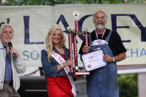 Miss Thurston County awards Alan Gruse the "Backyard Joes" Grand Champio award. Photo credit: Dan Nicholson