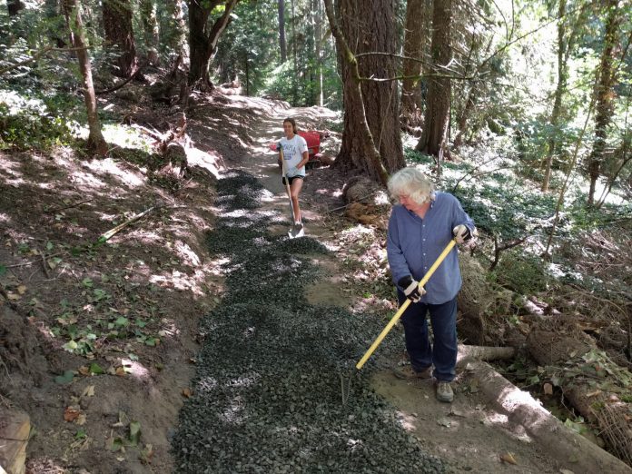 2-priest-point-park-trail-volunteers