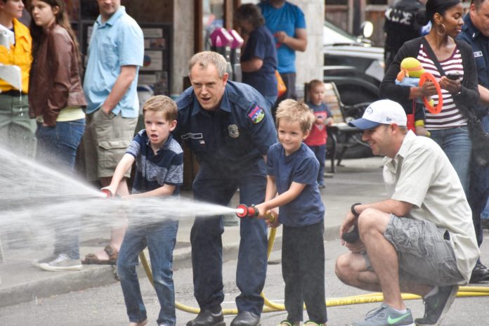 HOCM Fire Rescue Spectacular Fire Hose HOCM Fire Rescue Spectacular Fire Hose