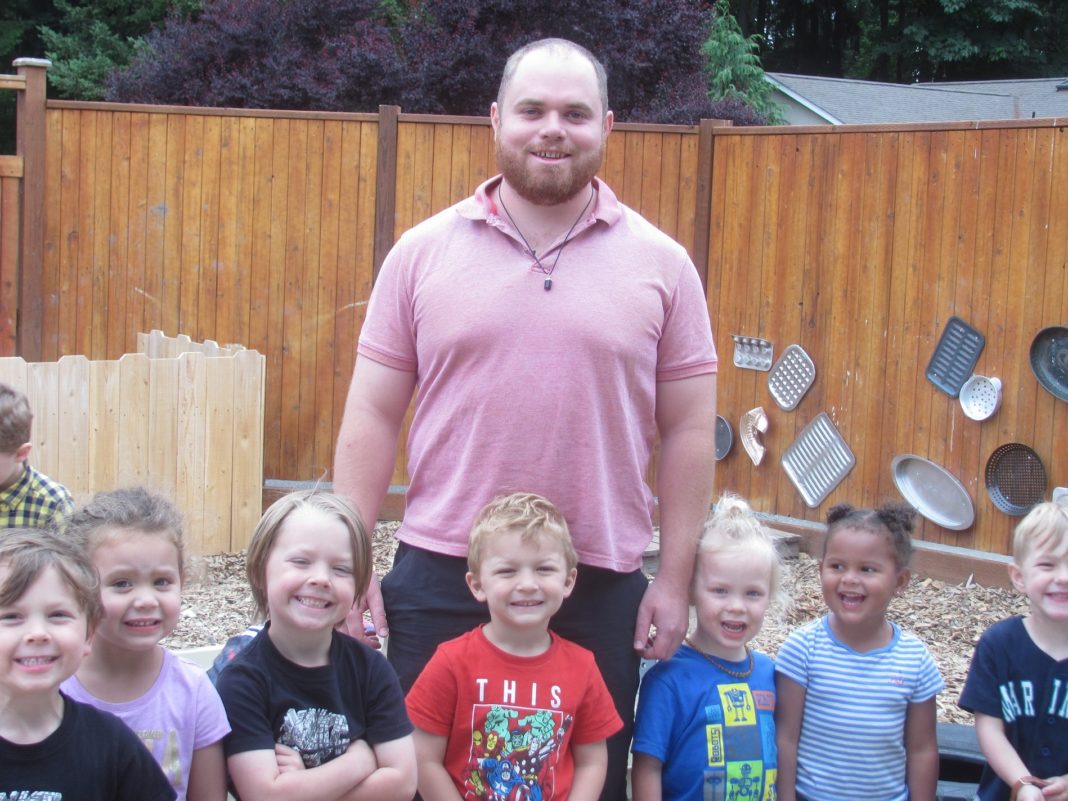 Sequoias Treehouse Director Joe Beatty with kids