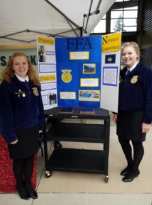 Yelm FFA at market