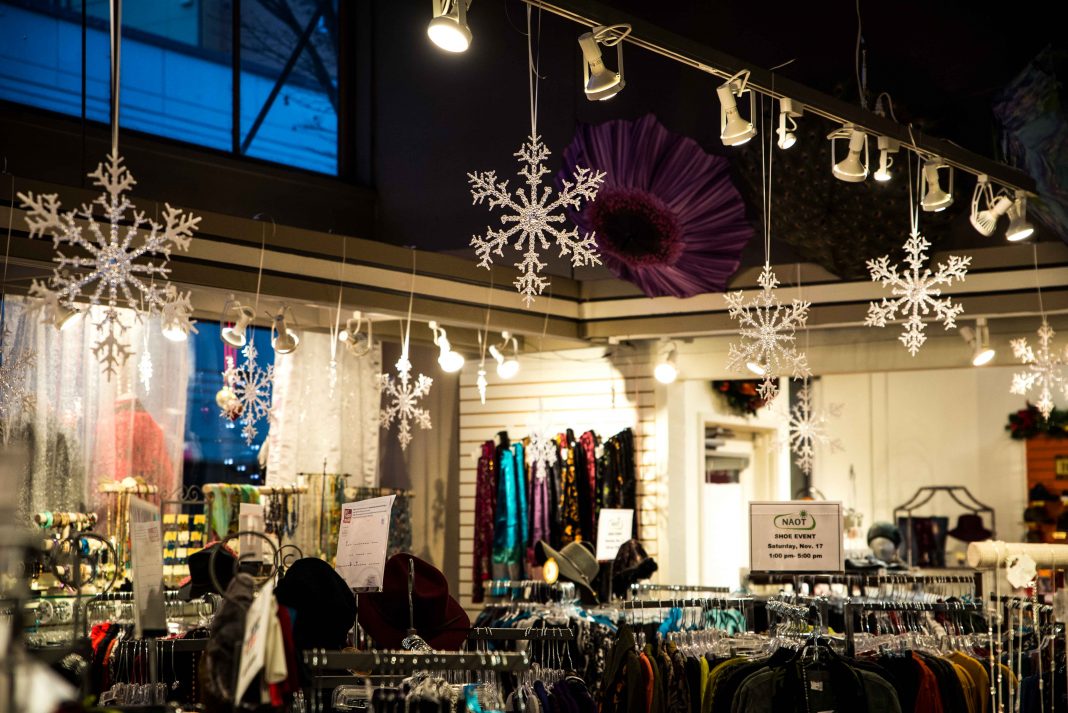 Belleza Ropa Holiday Shopping Twinklefest Olympia Downtown