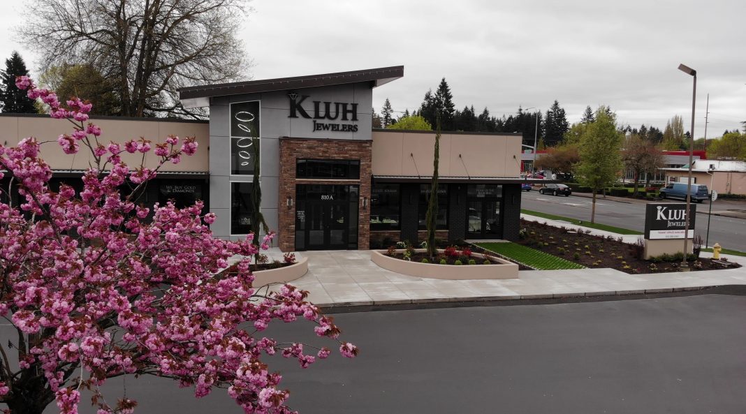 Kluh Jewelers Store Front