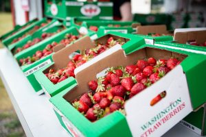 Spooner Berry Farms Spuds Produce Market Strawberries