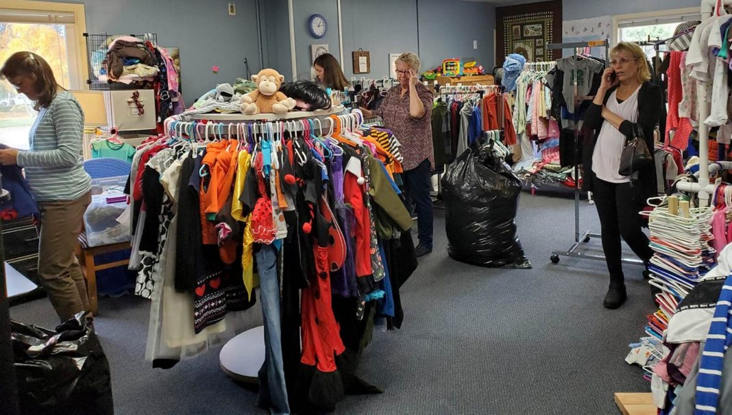 clothing closet volunteers