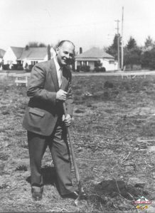 stormans Thriftway ralph breaking ground