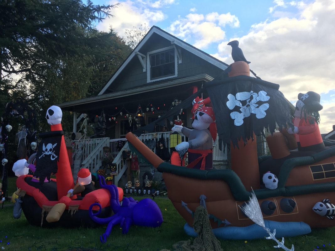 Spooky Halloween Displays Across Olympia to Surprise and Delight the