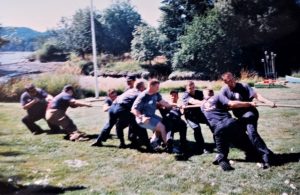 USS-Olympia-SSN717-crew-tug-of-war-Secretary-of-State-Ralph-Munro-picnic-event