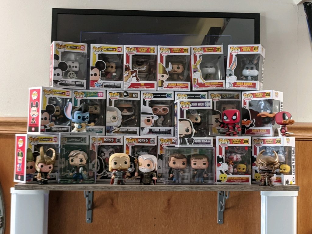 Olympia Funko POP Alex-Taylor-Shelf-Display