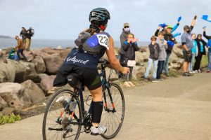 Summit-Pacific-Tour-de-Wellness-finish-line-crowd