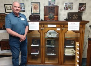 Bob-Donner-Lighthouse-Radio-Display