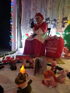 Christma light displays tumwater ridgeview mrs claus