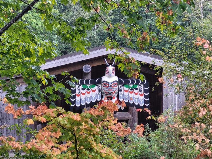 Evergreen-State-College-Longhouse-Thunderbrid-Art