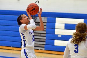 south puget sound community college basketball-Sharay Trotter shooting a basket