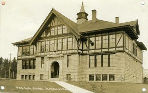 Olympia High School as built in 1907