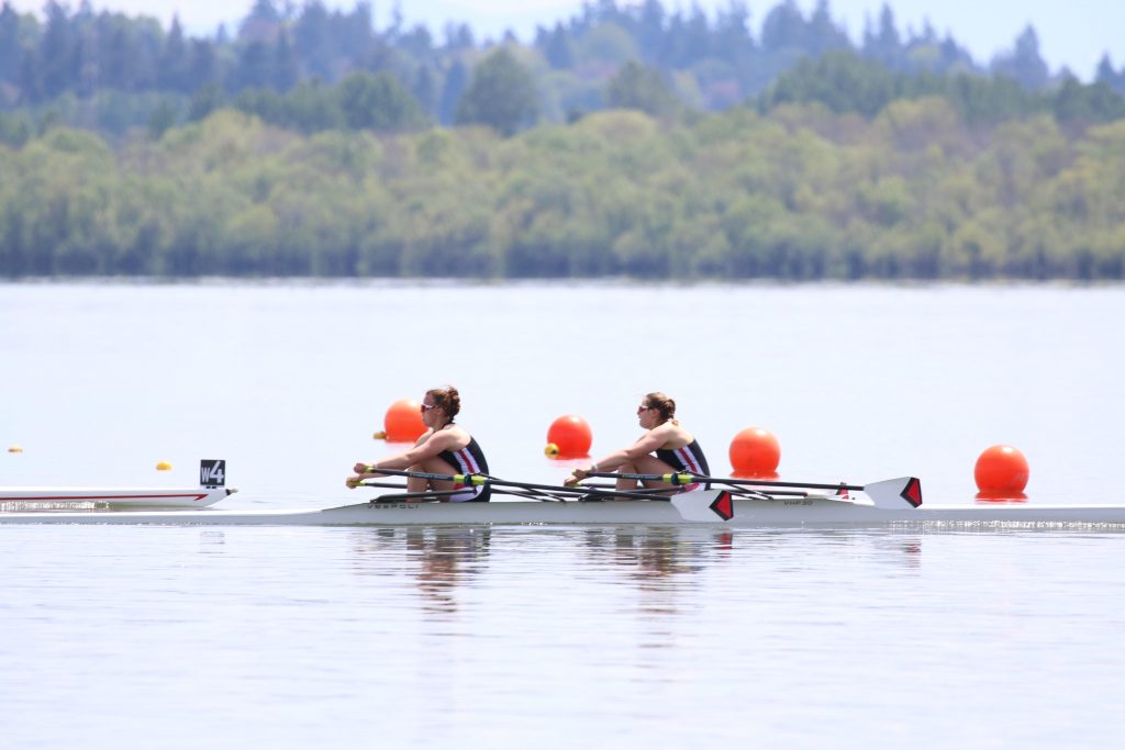 Senior girls Natalie Bailey and Elli Rowley rowing in the 2x.