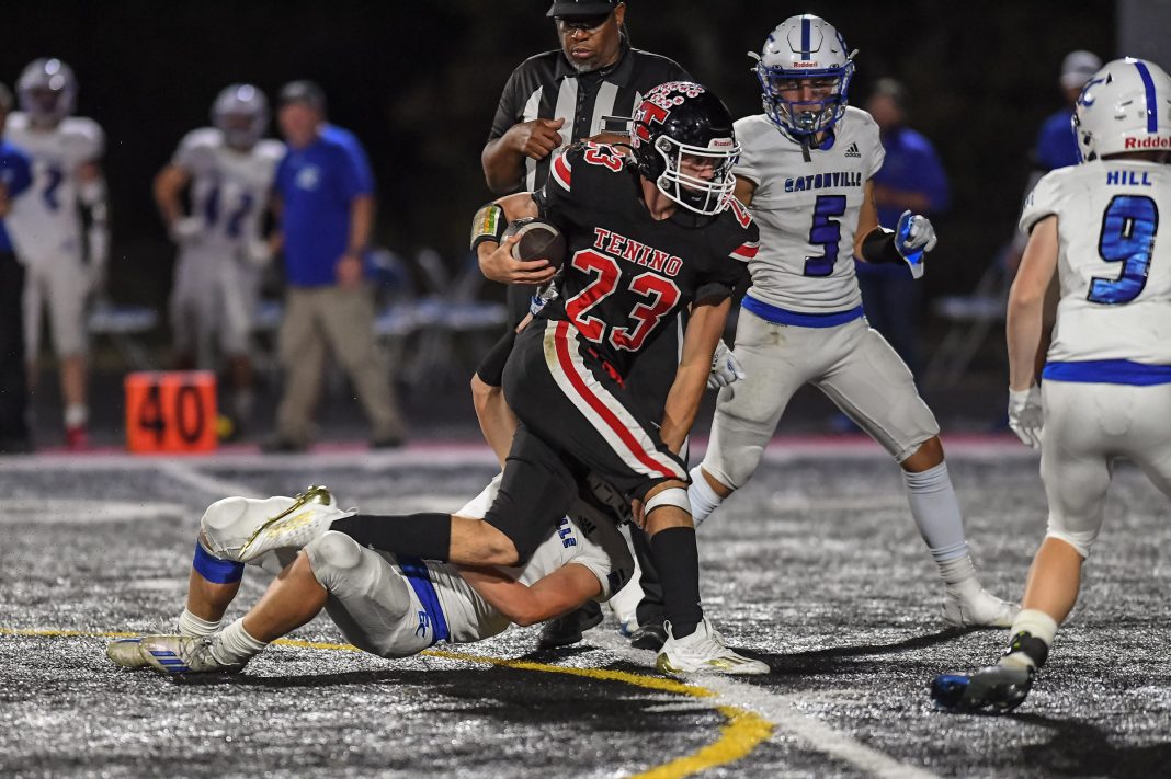 Footballl Eatonville Tenino 2016