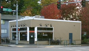 East Olympia lunch and dinner stops include Eastside Big Tom’s and State & Central Grill. 