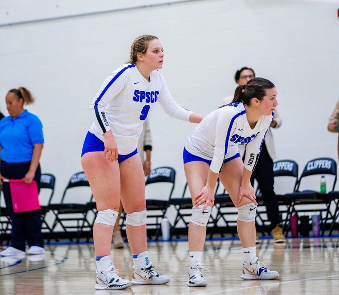 Layne Martin and Emily Snider playing SPSCC volleyball