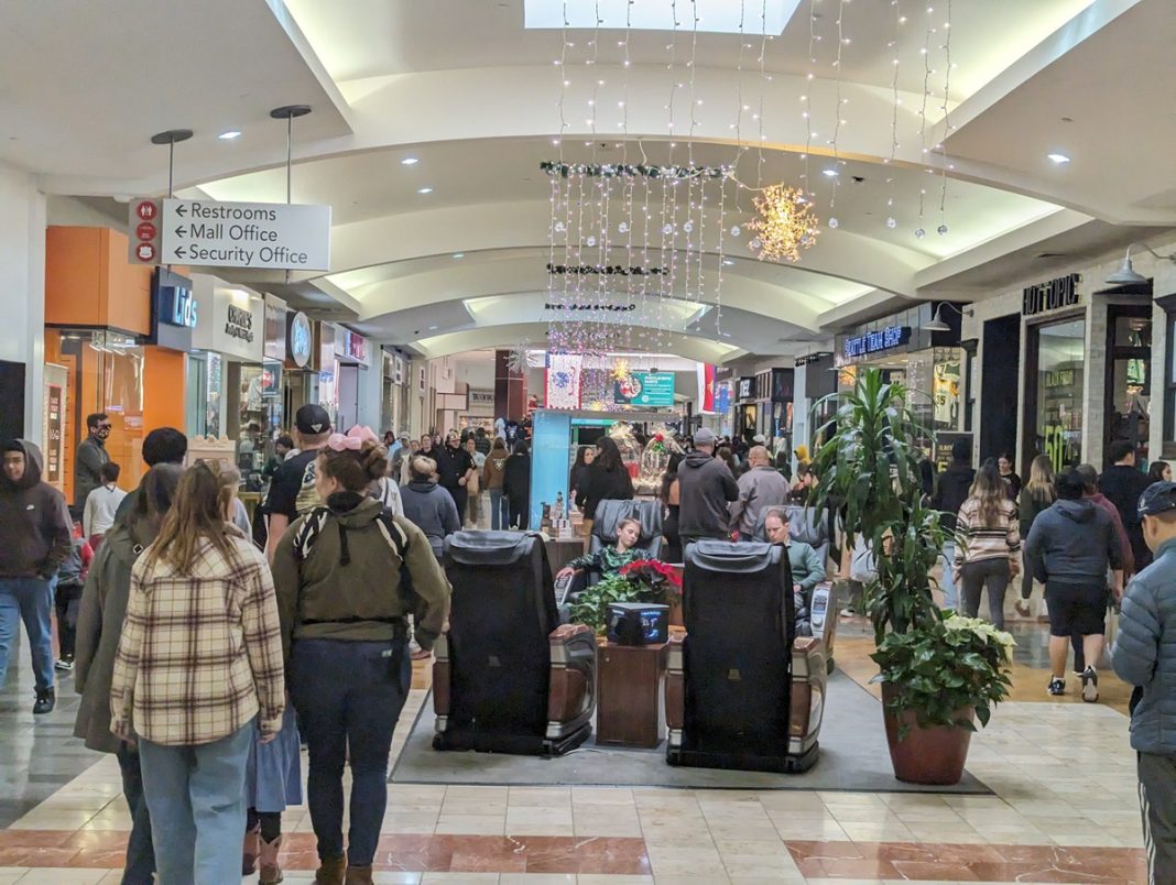 people shopping at the capital Mall