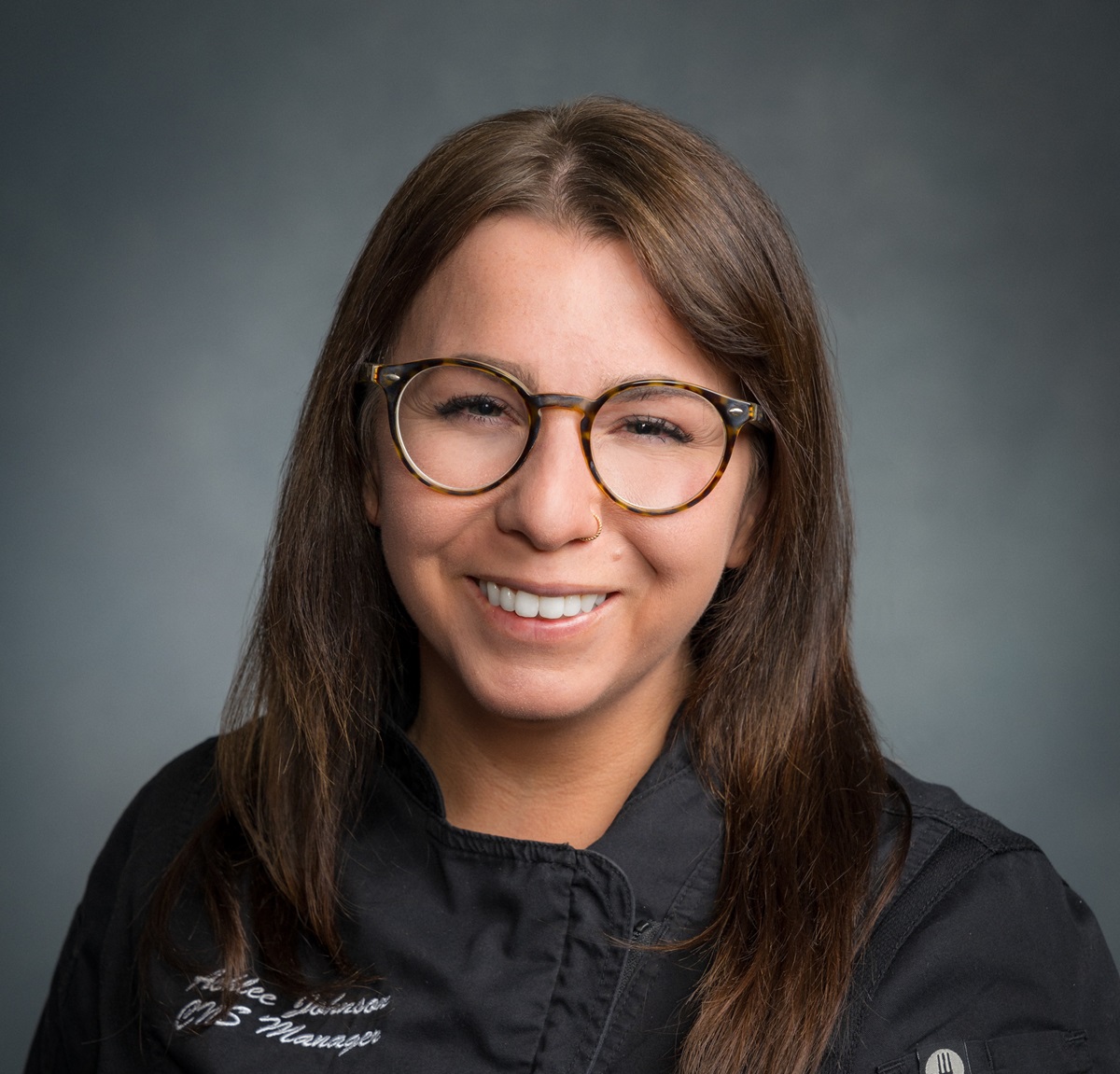 Mason health reconoce a ashlee johnson gerente de servicios culinarios y nutricionales como empleada del mes de noviembre de 2024 1