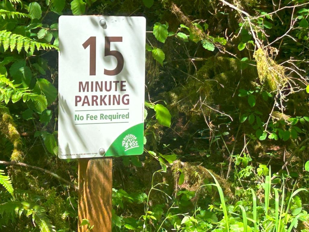 15 minute parking sign in the woods at Mima Mounds